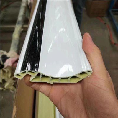 PVC-profil med silverlinje